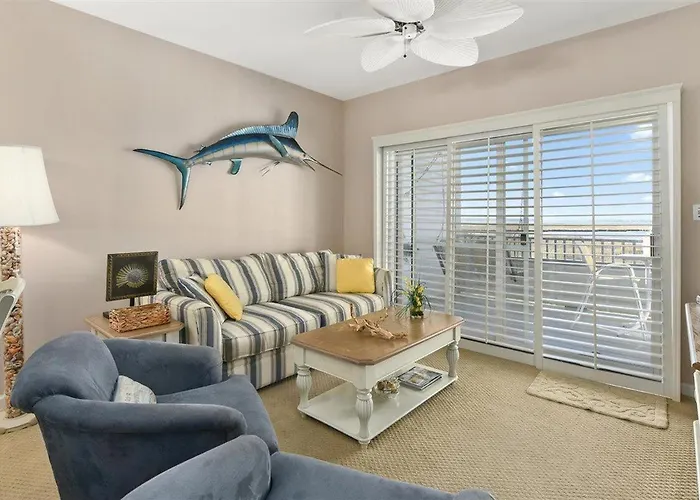 2 Bedroom 1st Floor Ritz With Great Bay View! *