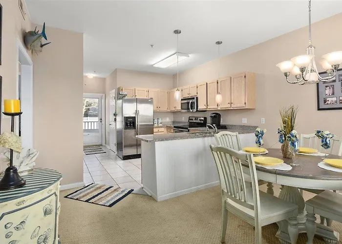 2 Bedroom 1st Floor Ritz With Great Bay View! Holiday home *