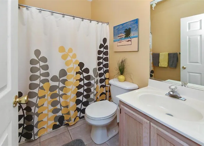 2 Bedroom 1st Floor Ritz With Great Bay View! Holiday home