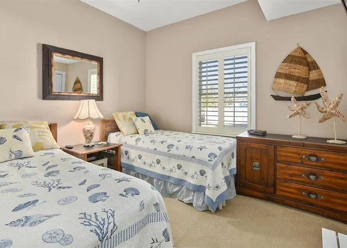 Holiday home 2 Bedroom 1st Floor Ritz With Great Bay View! *