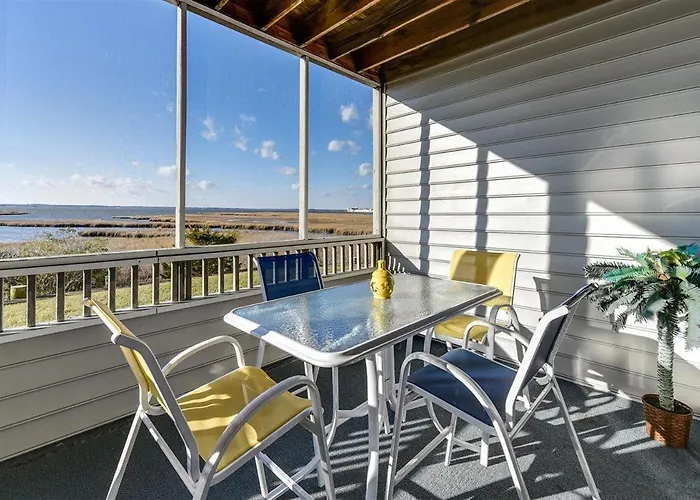 Holiday home 2 Bedroom 1st Floor Ritz With Great Bay View!